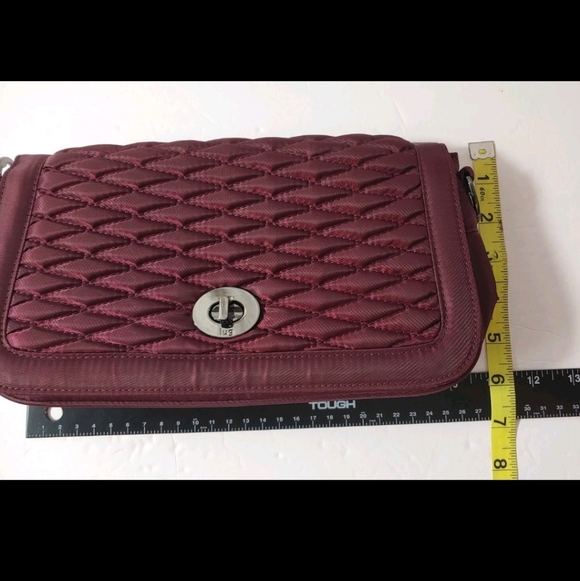 Lug Allegro NWOT Quilted Burgendy Crossbody Bag Outdoor Athleisure Travel Boho - Picture 14 of 16